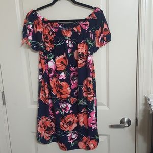 NWOT Off Shoulder Floral Dress. SIZE Medium.